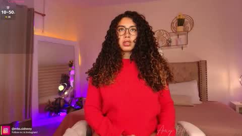 Amy Olivera online show from October 2025 01:25:01 PM