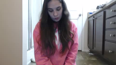 Snapshot of miss_sunshine01 chatting on December 2024 02:42:01 AM Bella online show from December 2024 02:42:01 AM