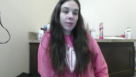 Snapshot of miss_sunshine01 chatting on January 2025 03:07:02 PM Bella online show from January 2025 03:07:02 PM