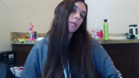 Snapshot of miss_sunshine01 chatting on September 2025 01:21:01 PM Bella online show from September 2025 01:21:01 PM