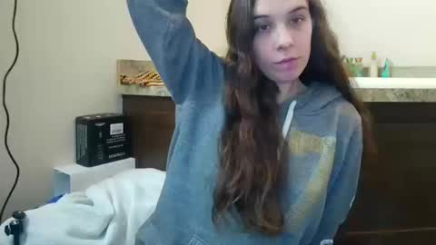 Snapshot of miss_sunshine01 chatting on October 2025 03:44:02 PM Bella online show from October 2025 03:44:02 PM