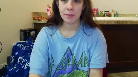 Snapshot of miss_sunshine01 chatting on December 2025 02:25:02 PM Bella online show from December 2025 02:25:02 PM