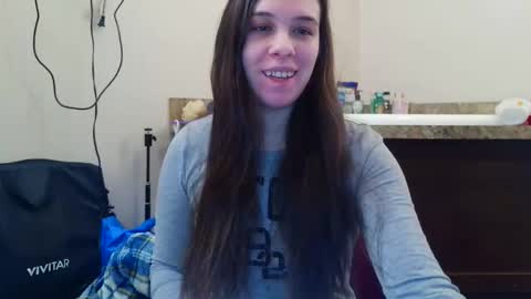 Snapshot of miss_sunshine01 chatting on February 2026 03:32:02 PM Bella online show from February 2026 03:32:02 PM