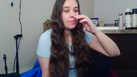 Snapshot of miss_sunshine01 chatting on May 2026 07:15:01 PM Bella online show from May 2026 07:15:01 PM