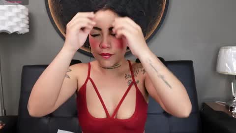 Vaiolette online show from April 2026 01:41:02 PM