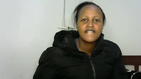 Snapshot of miss_vall chatting on December 2024 09:37:01 PM miss_vall online show from December 2024 09:37:01 PM