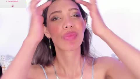 Snapshot of miss_veronica2 chatting on March 2025 04:25:01 PM Miss Veronica online show from March 2025 04:25:01 PM