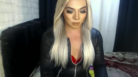 Snapshot of missaira69 chatting on December 2024 12:19:01 AM AIRA online show from December 2024 12:19:01 AM