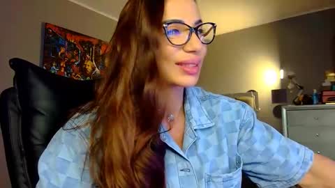 Alesyamuscledoll online show from May 2026 08:14:02 PM