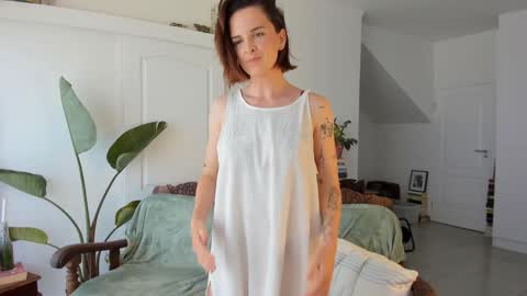 Snapshot of missalexthorn chatting on December 2025 09:25:01 AM Alexandra Thorn online show from December 2025 09:25:01 AM