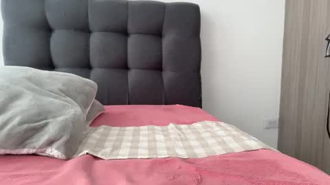 Ameliahs online show from November 2025 12:27:01 PM