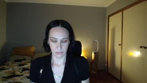 Snapshot of misscarmilla444 chatting on September 2025 04:05:02 AM MissCarmilla444 online show from September 2025 04:05:02 AM