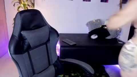 Missy Charlottte.  Hey remember to give me a thumbs up ty online show from December 2024 03:58:02 AM