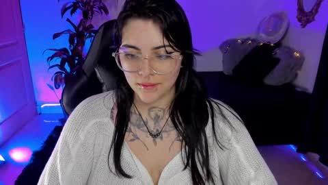 Missy Charlottte.  Hey remember to give me a thumbs up ty online show from January 2025 06:06:01 AM