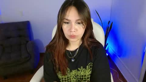 Daphne  online show from October 2025 03:01:01 PM