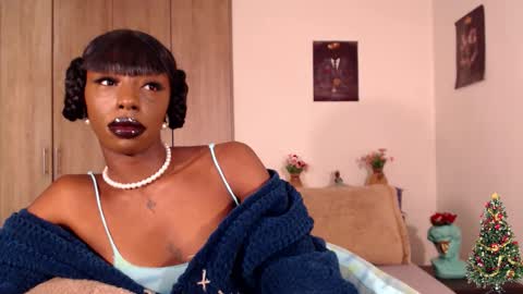 Emilie Diaz online show from December 2025 07:53:02 PM