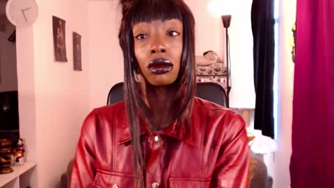 Emilie Diaz online show from January 2026 02:33:02 PM