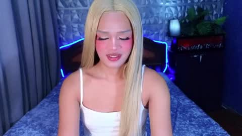 im your queen steffie online show from June 2026 12:05:02 PM