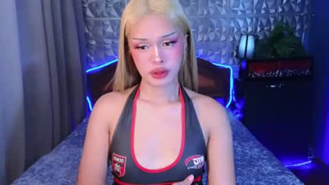 im your queen steffie online show from June 2026 02:32:01 PM