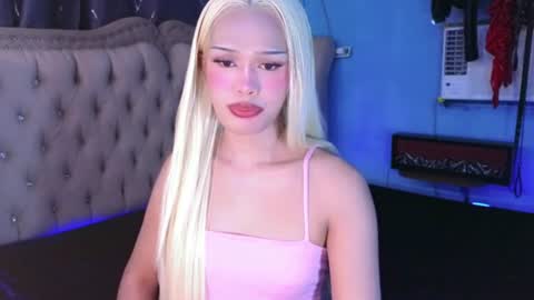 im your queen steffie online show from July 2026 12:00:02 PM