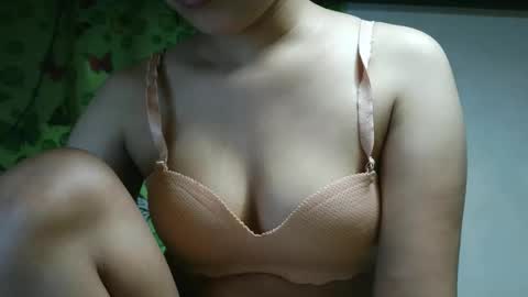 Jona online show from October 2025 11:14:02 AM