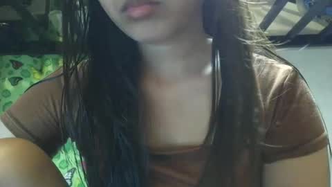 Jona online show from November 2025 12:59:02 PM