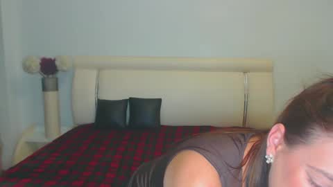 Khloe online show from September 2025 02:27:01 AM