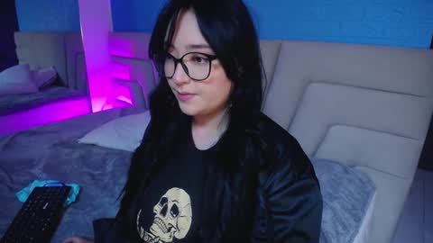 Miss Loise online show from October 2025 01:27:02 AM