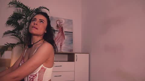 Lullu online show from October 2025 04:21:01 AM