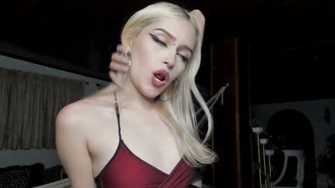 Snapshot of missluna27 chatting on December 2024 11:43:02 PM Miss Luna online show from December 2024 11:43:02 PM