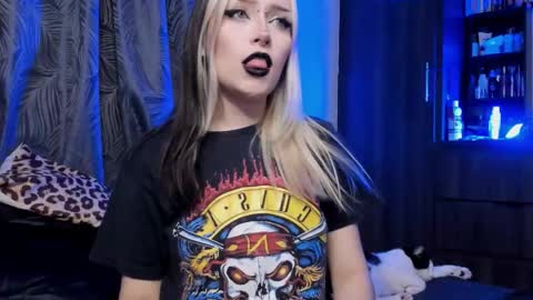 Snapshot of missluna27 chatting on October 2025 01:17:02 AM Miss Luna online show from October 2025 01:17:02 AM