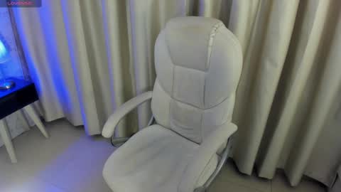 i am lyn online show from November 2025 04:11:02 AM