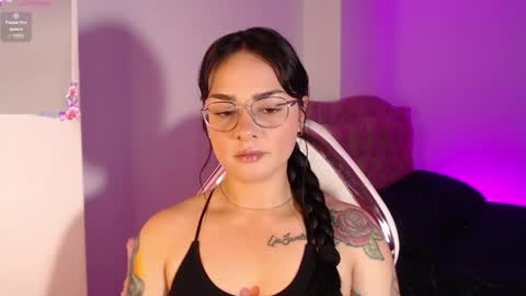 Snapshot of missmariana_ chatting on April 2026 11:32:02 PM missmariana_ online show from April 2026 11:32:02 PM
