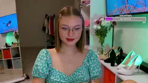 OneGoddess online show from November 2025 04:39:02 PM
