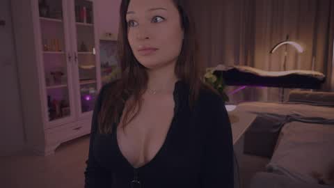 LUXXANDRA online show from May 2026 04:51:01 AM