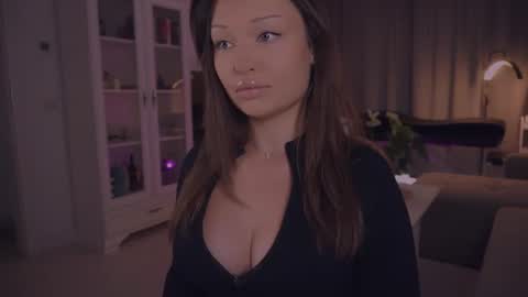 LUXXANDRA online show from July 2026 05:58:02 AM