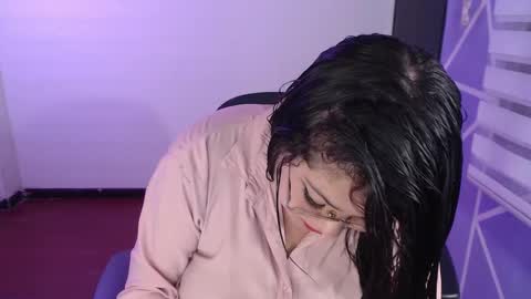 Miia online show from December 2025 02:59:02 PM