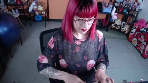 Miss Mia online show from March 2026 12:42:02 PM