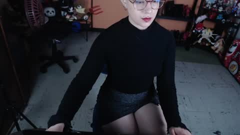 Miss Mia online show from July 2026 12:11:01 PM