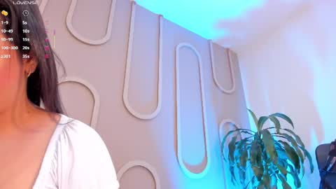 Mia  online show from June 2026 11:59:02 AM