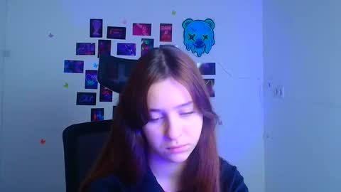 Mia online show from November 2025 12:37:02 PM