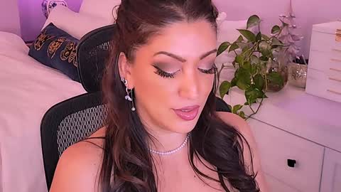 Mina online show from March 2026 04:05:01 AM