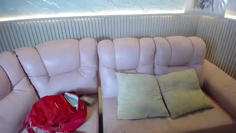 Penelope online show from March 2026 12:32:01 PM