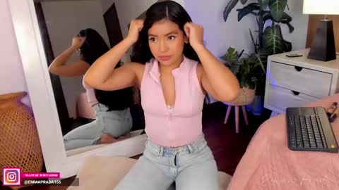 Emma Prada online show from October 2025 12:14:01 PM