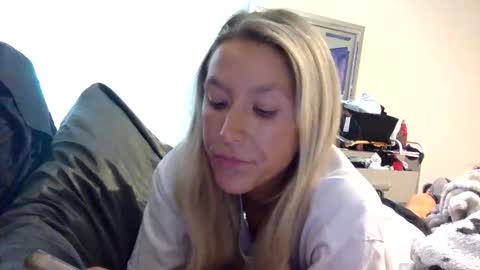 Snapshot of misss_alyssaaa chatting on April 2026 12:19:01 AM Alyssa online show from April 2026 12:19:01 AM
