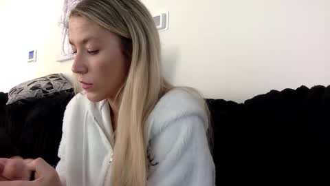 Snapshot of misss_alyssaaa chatting on May 2026 03:17:02 PM Alyssa online show from May 2026 03:17:02 PM