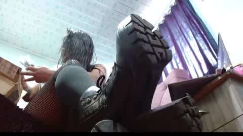 Snapshot of misssam28 chatting on October 2025 04:04:02 PM TELL ME MISS online show from October 2025 04:04:02 PM