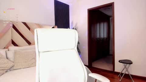 Fernanda Davila online show from September 2025 12:08:02 PM