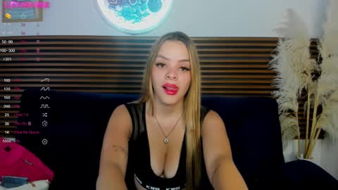 Snapshot of missvalery1 chatting on January 2025 08:56:01 PM missvalery1 online show from January 2025 08:56:01 PM