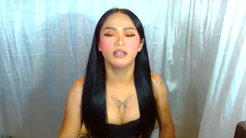 SweetViolet online show from May 2026 06:37:01 PM
